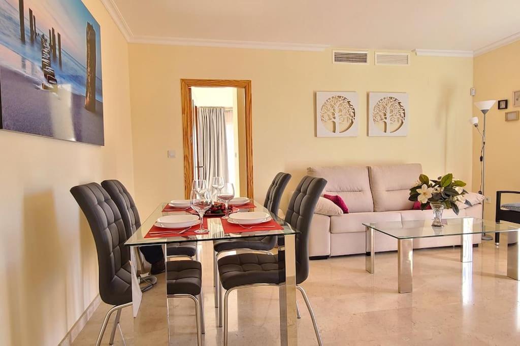 Apartament Modern In Elviria, Golf, Fun & Marbella